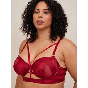 Torrid Cut Out Strappy Longline Bra Size 3 Red Curve‎ Sexy Lingerie Valentine's